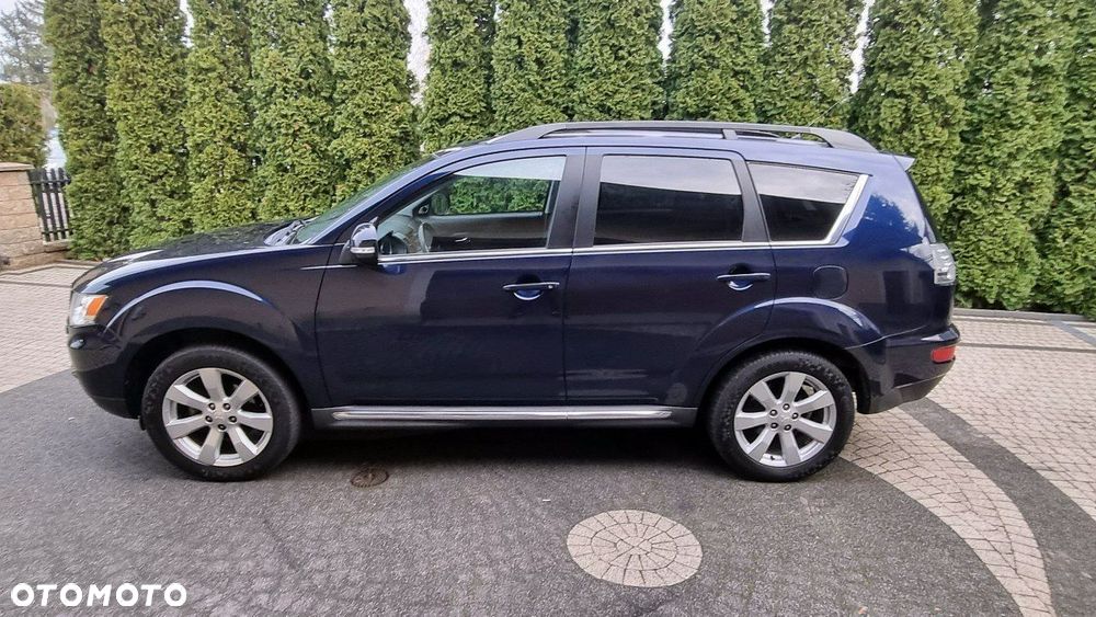 Mitsubishi Outlander - 4