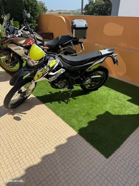UM DSR EX - 4