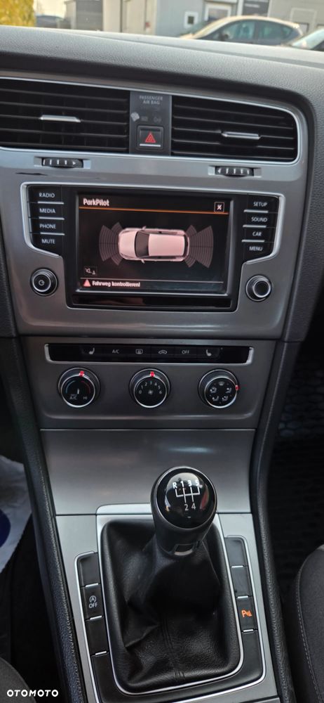 Volkswagen Golf 1.6 TDI BMT Highline - 24