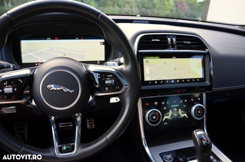 Jaguar XE D200 Aut. R-Dynamic HSE - 30