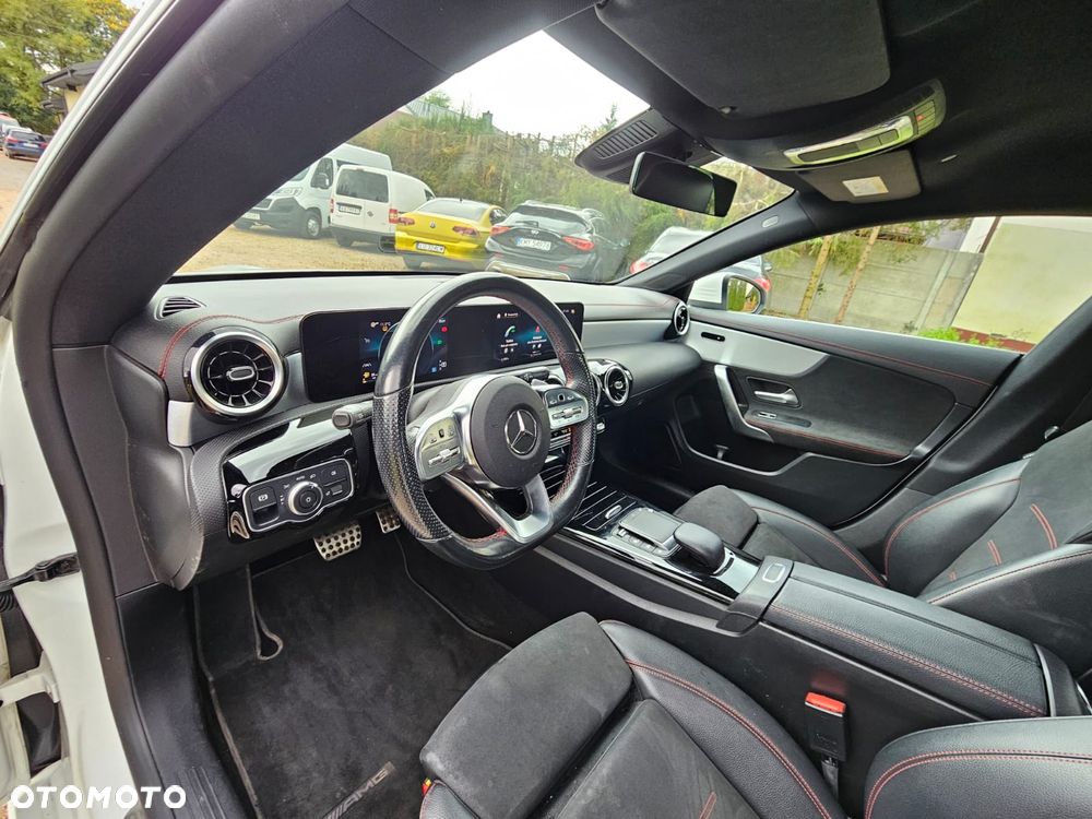 Mercedes-Benz CLA - 32