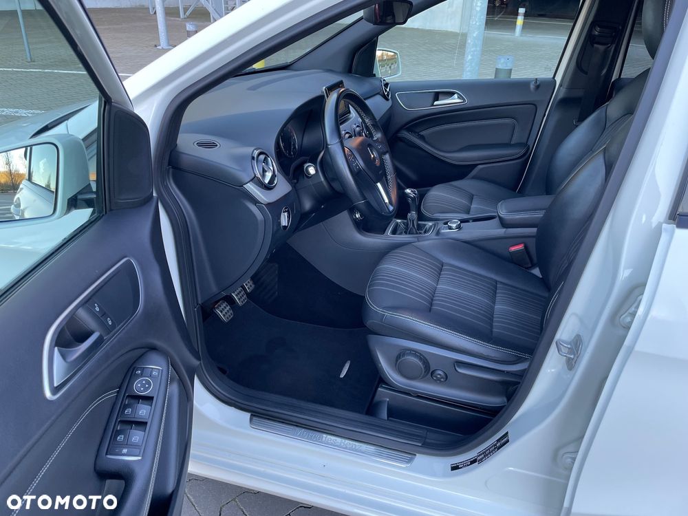 Mercedes-Benz Klasa B 180 CDI (BlueEFFICIENCY) - 12