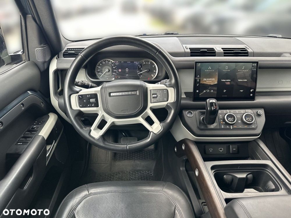 Land Rover Defender - 17