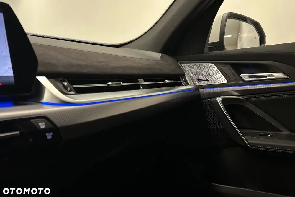 BMW iX2 eDrive20 66.5kWh M Sport - 17