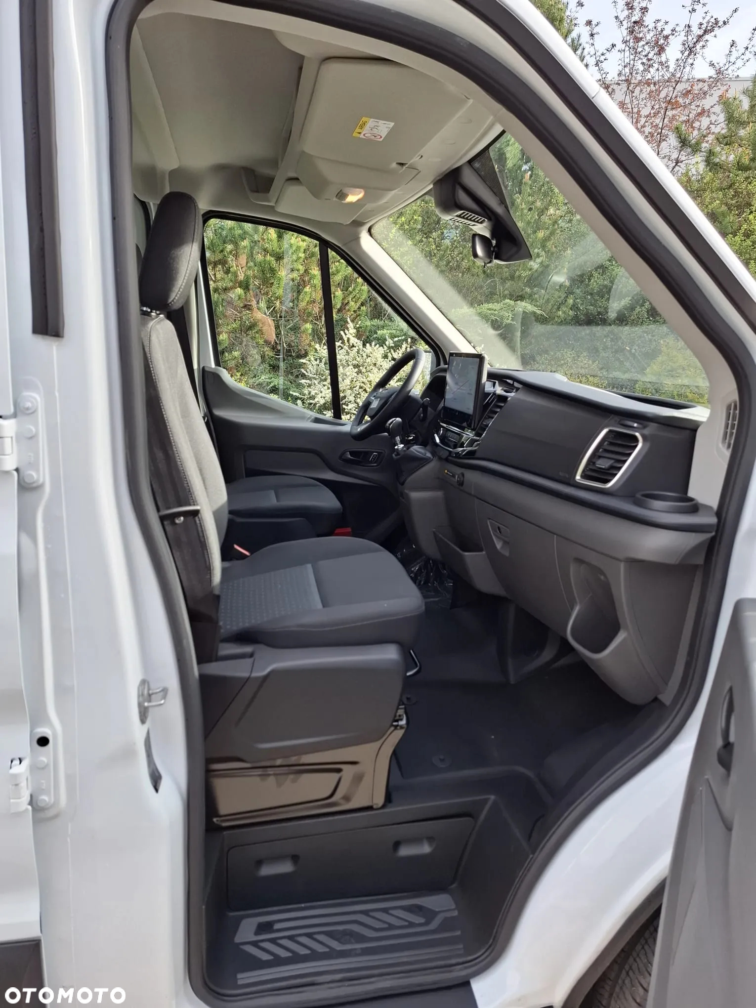 Ford Transit D-CAB 350 L5 - 11