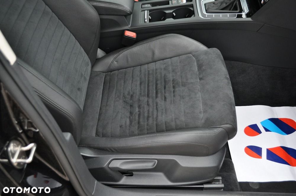Volkswagen Passat - 31