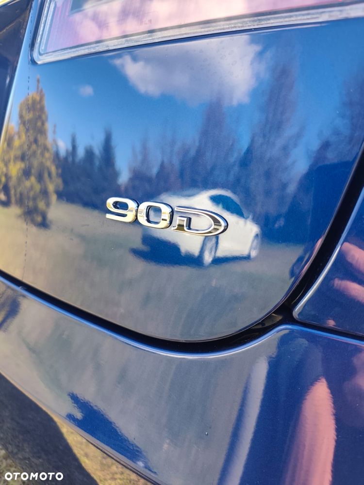 Tesla Model S - 4