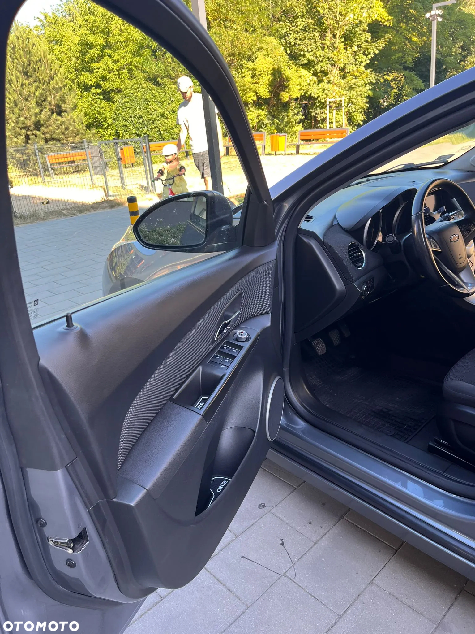 Chevrolet Cruze 1.8 LTZ - 25