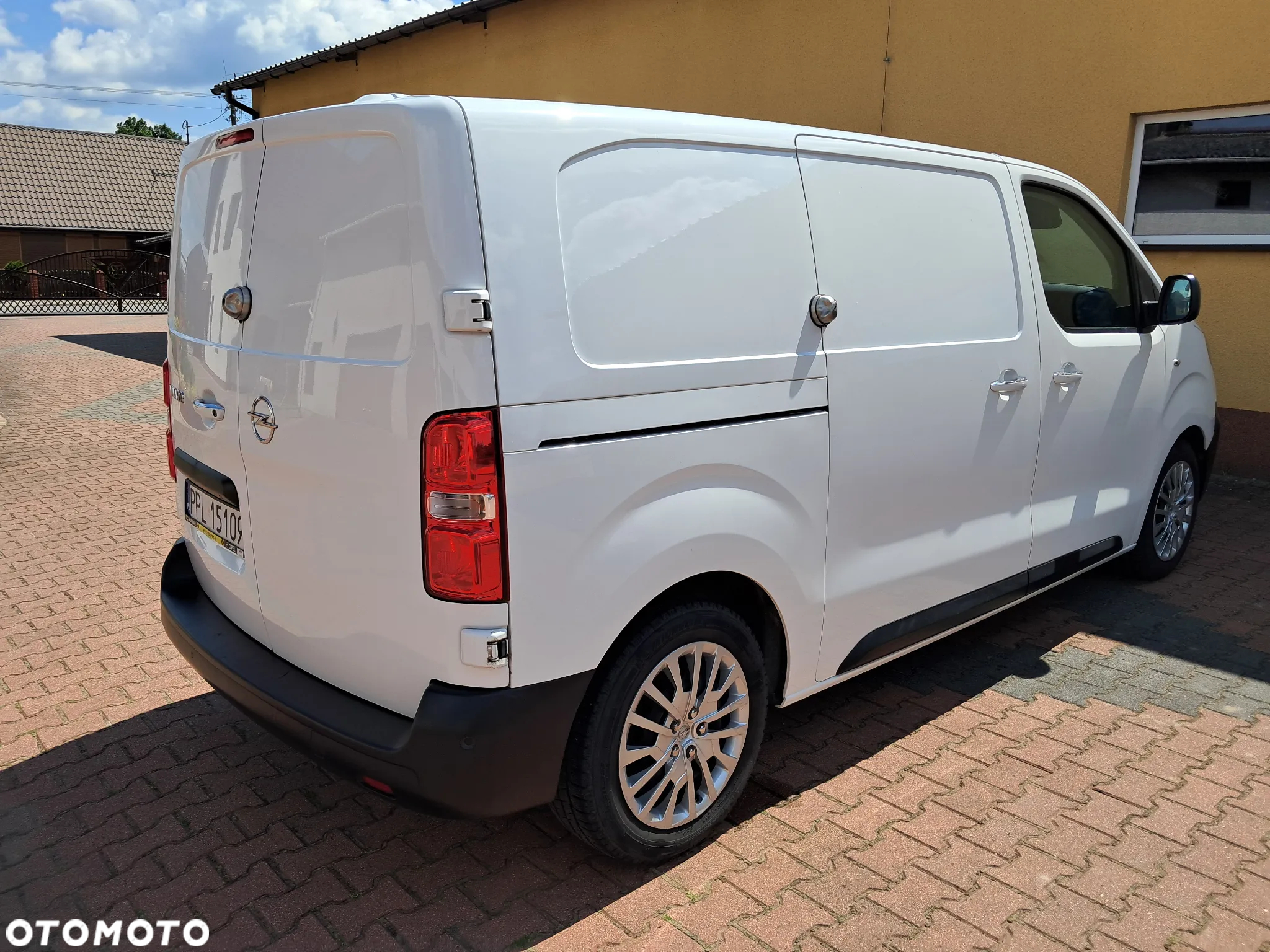 Opel Vivaro - 8