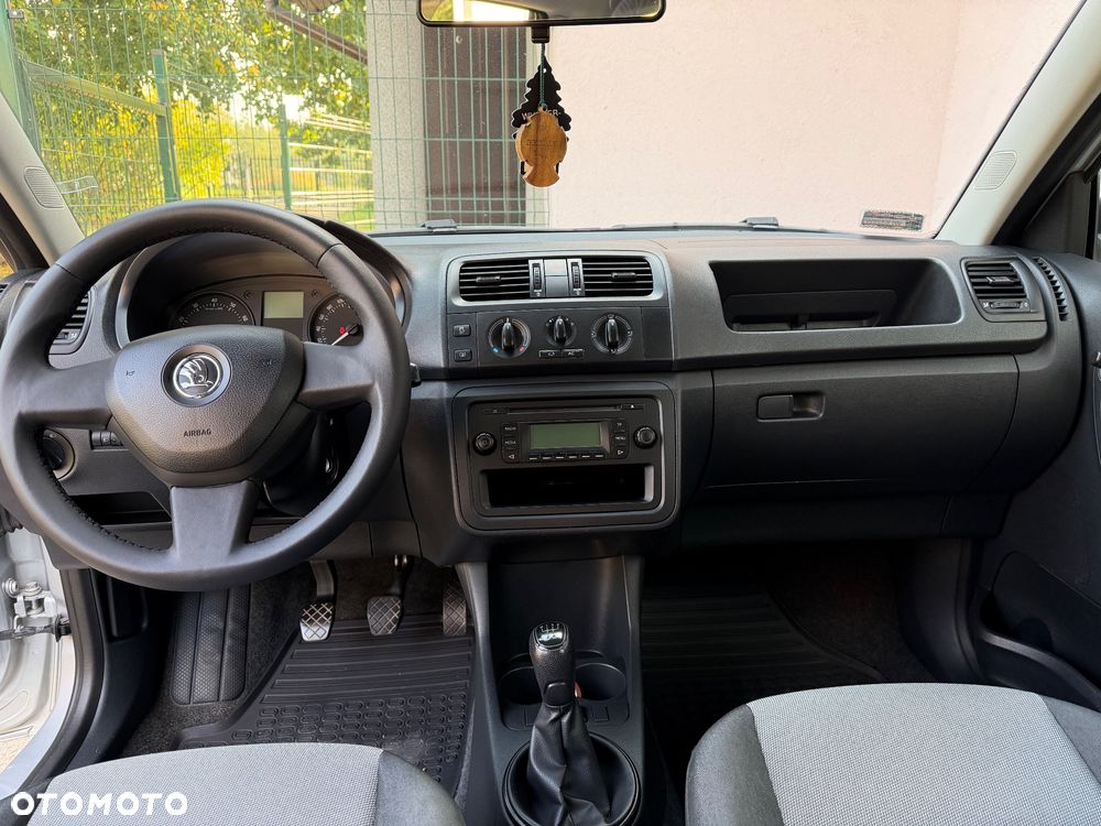Skoda Fabia 2014 photo 5