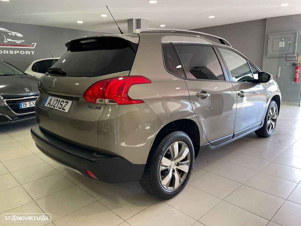 Peugeot 2008 PureTech 82 Style - 4