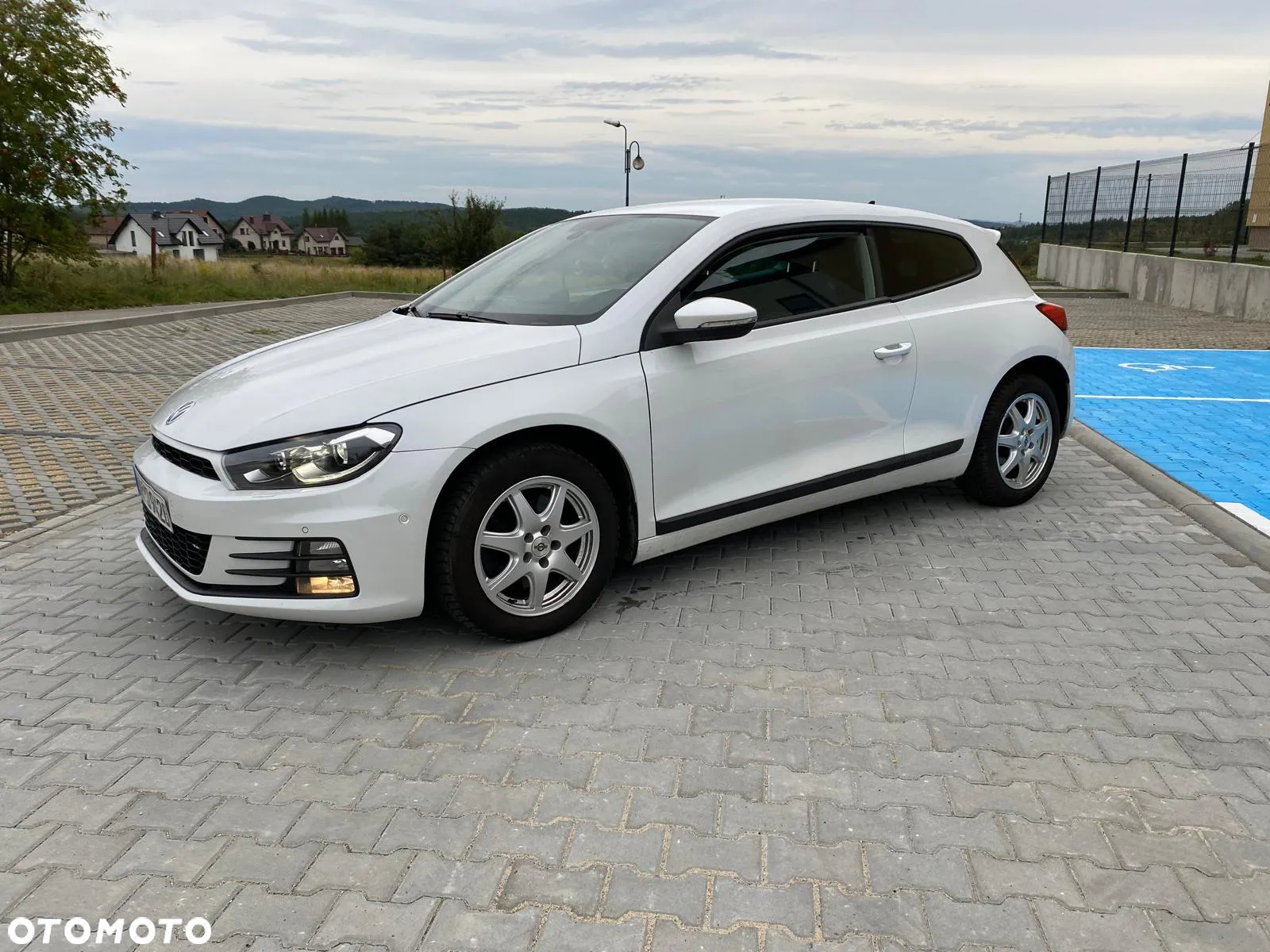 Volkswagen Scirocco 2.0 TSI (BlueMotion Technology) - 11