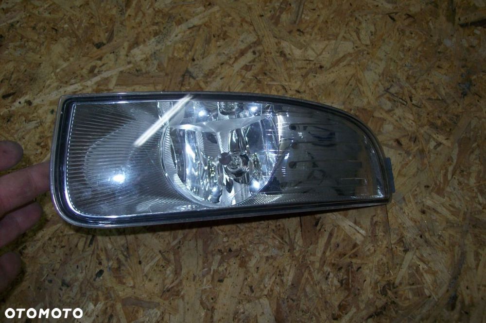 LAMPA PRZECIWMGIELNA LEWA SKODA SUPERB II/HALOGIEN - 1