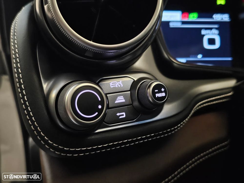 Ferrari GTC4 Lusso T - 17