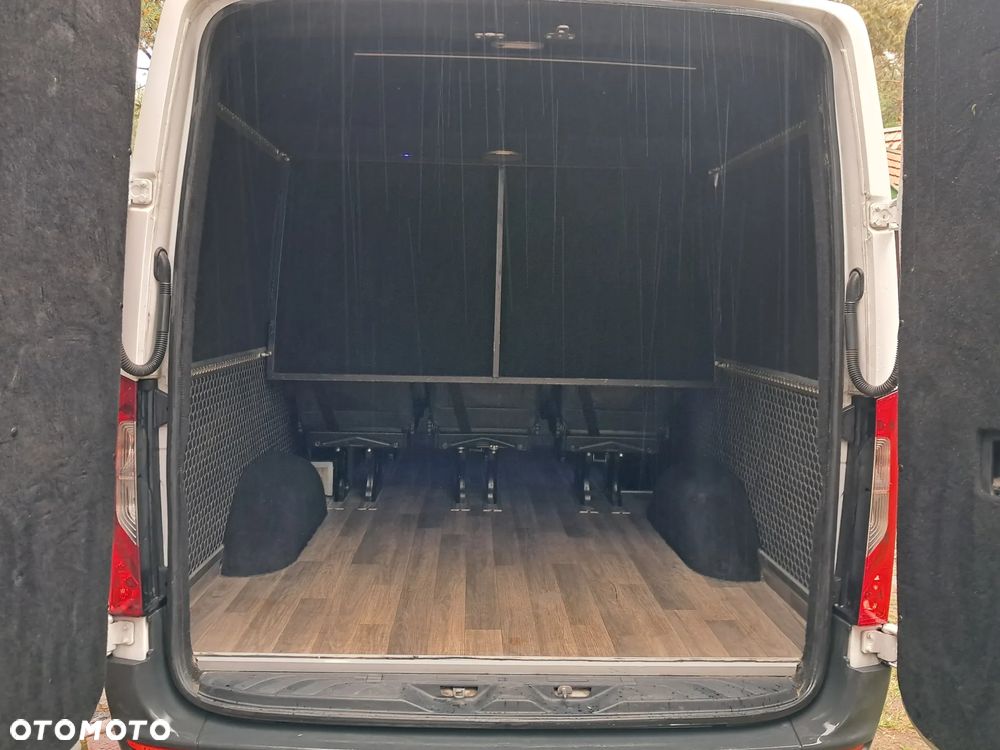 Mercedes-Benz Sprinter 907.221 - 27