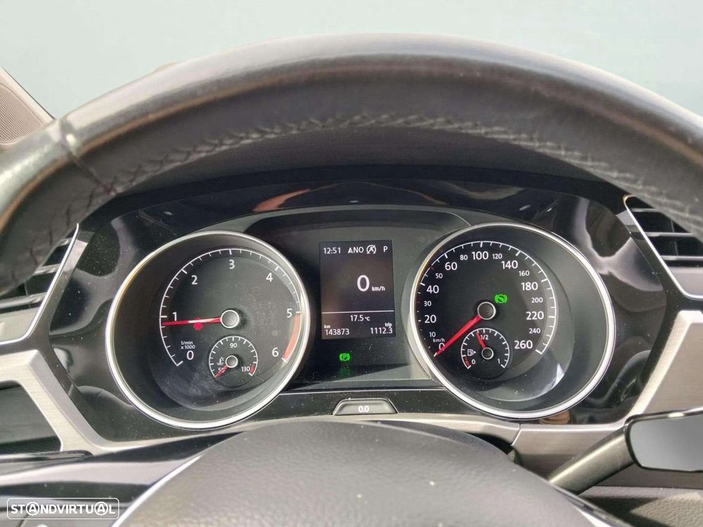 VW Touran 1.6 TDI Confortline DSG - 12