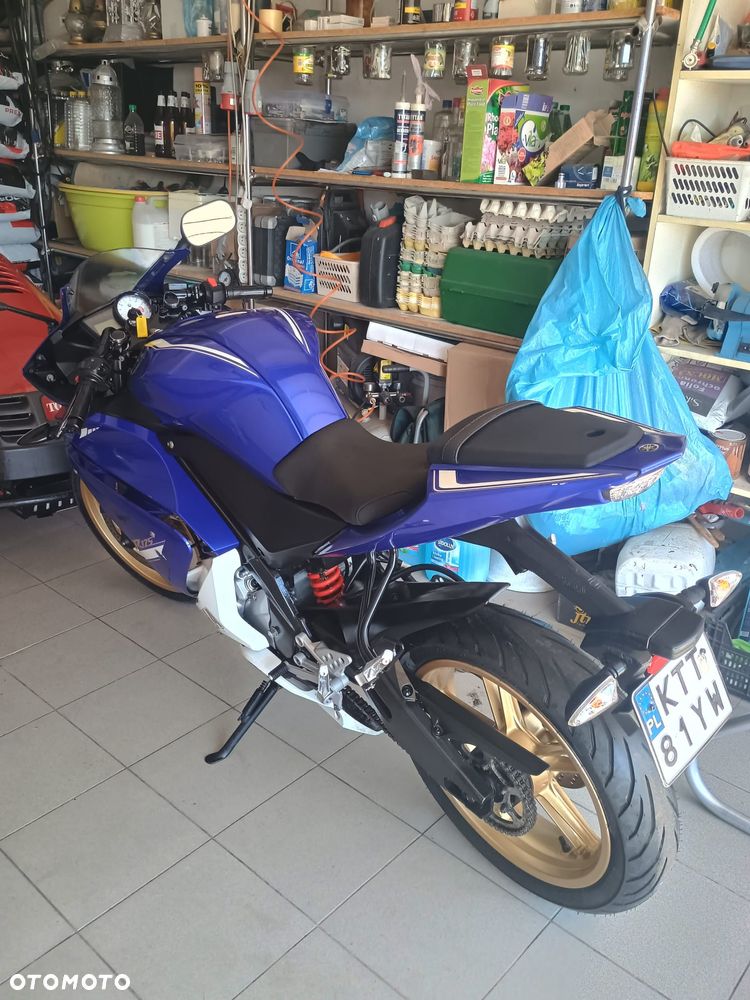 Yamaha YZF - 6