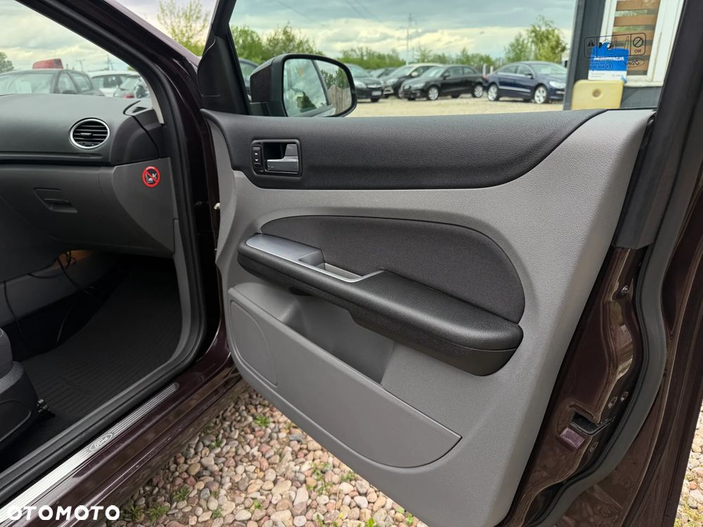 Ford Focus 1.8 Style+ - 14