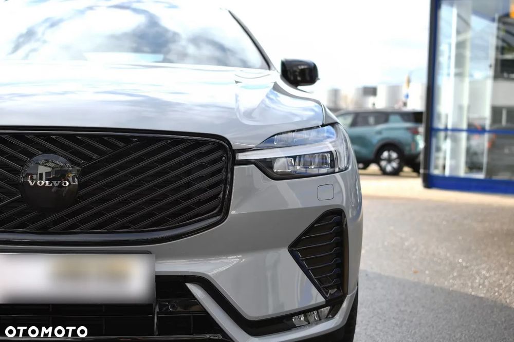 Volvo XC 60 B5 B AWD Plus Black Edition - 2