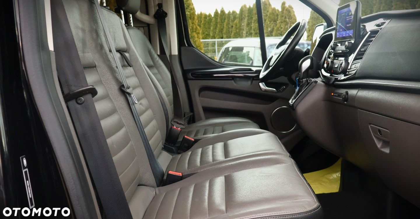 Ford Tourneo Custom - 22