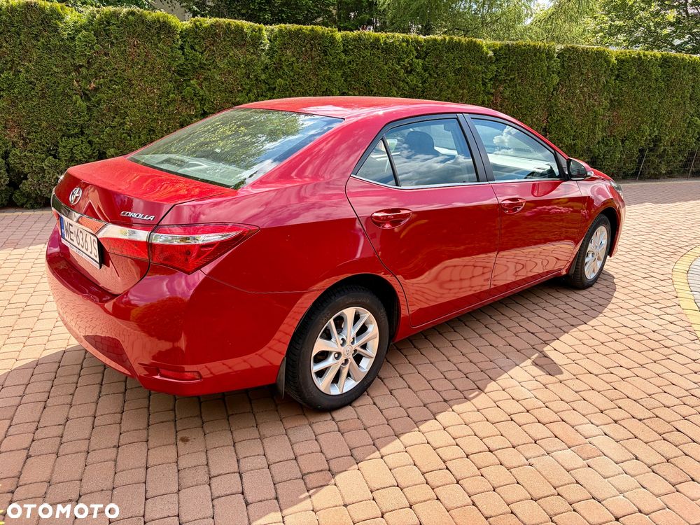 Toyota Corolla 1.6 Premium + - 12