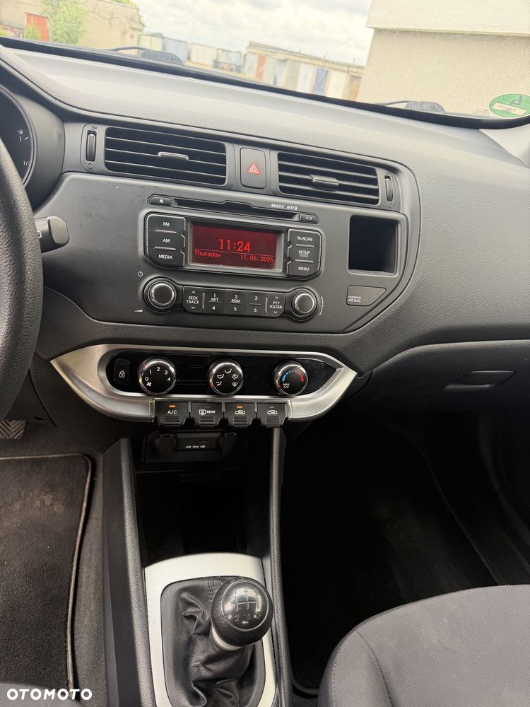 Kia Rio - 7
