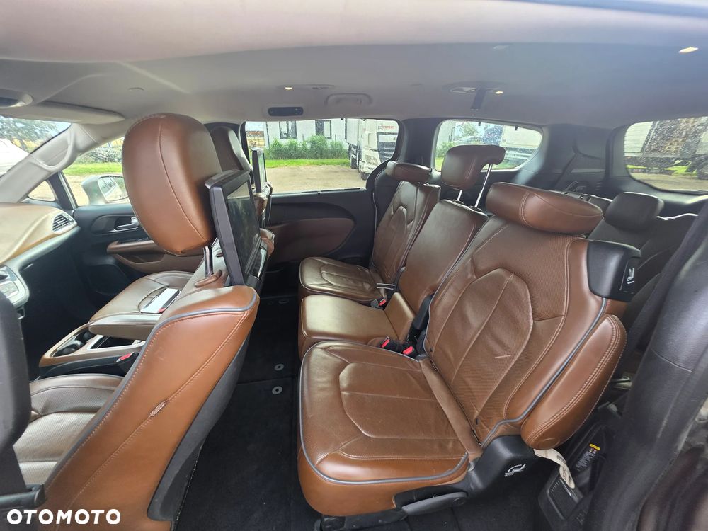 Chrysler Pacifica - 13