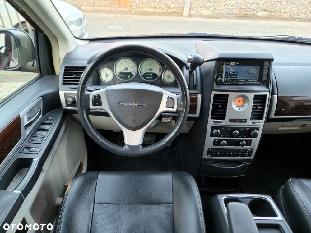 Chrysler Town & Country 4.0 Limited - 6