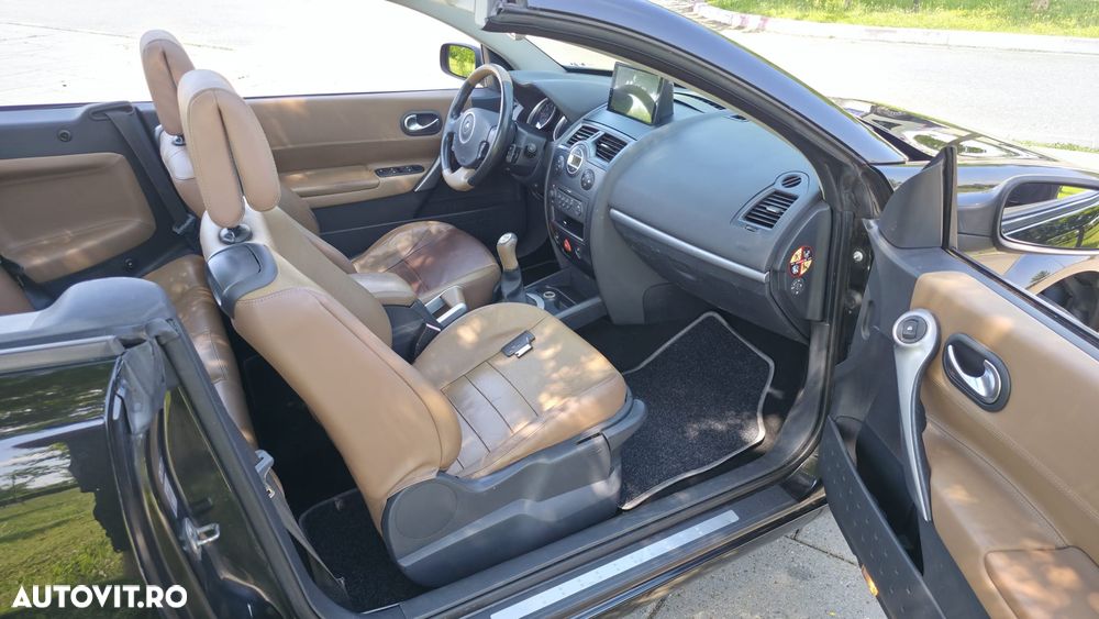 Renault Megane 1.6 Privilege - 8