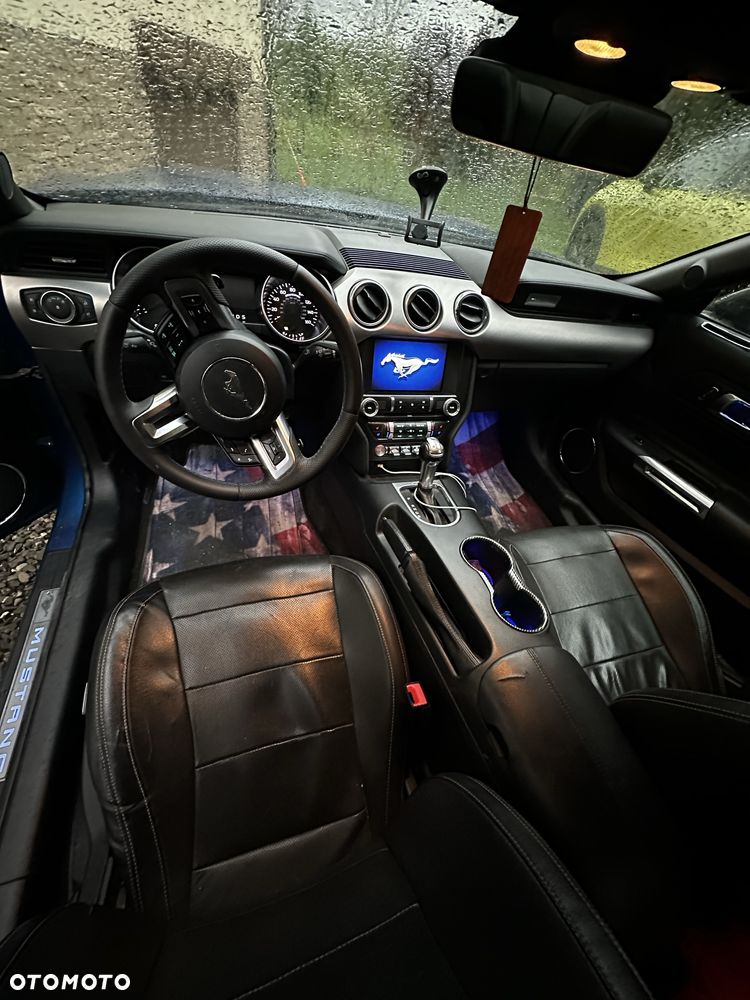 Ford Mustang - 8