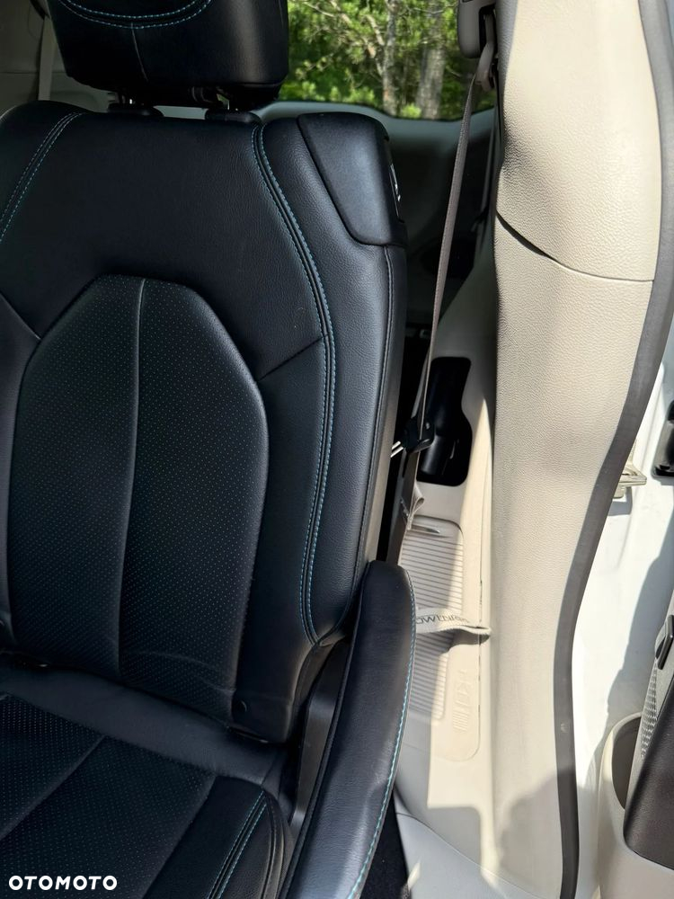 Chrysler Pacifica - 29
