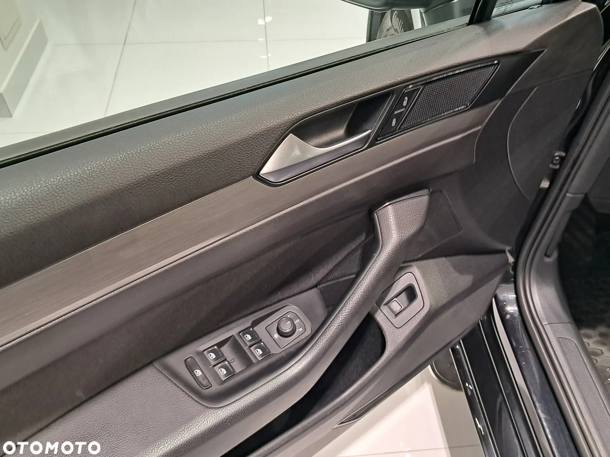 Volkswagen Passat 2.0 TDI BMT Highline - 12