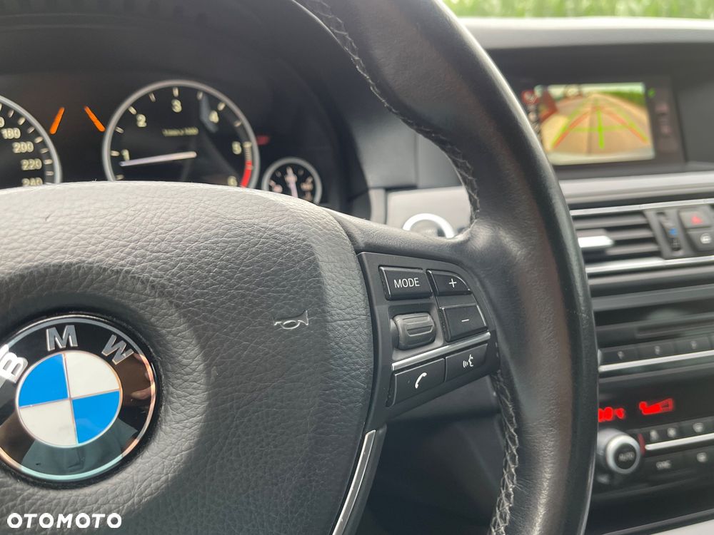 BMW Seria 5 525d Sport-Aut Modern Line - 28