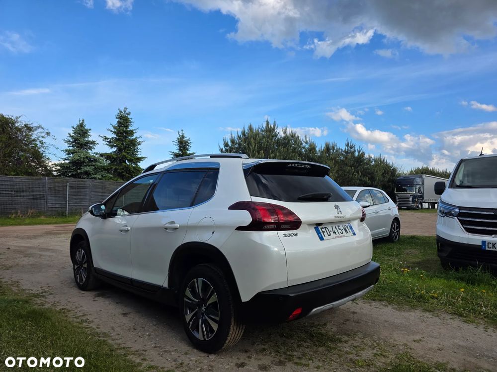 Peugeot 2008 PureTech 130 Allure - 4