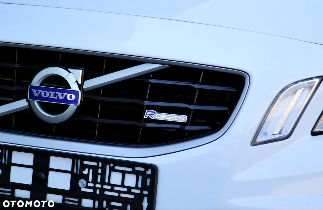 Volvo V60 2.0T R-Design - 37