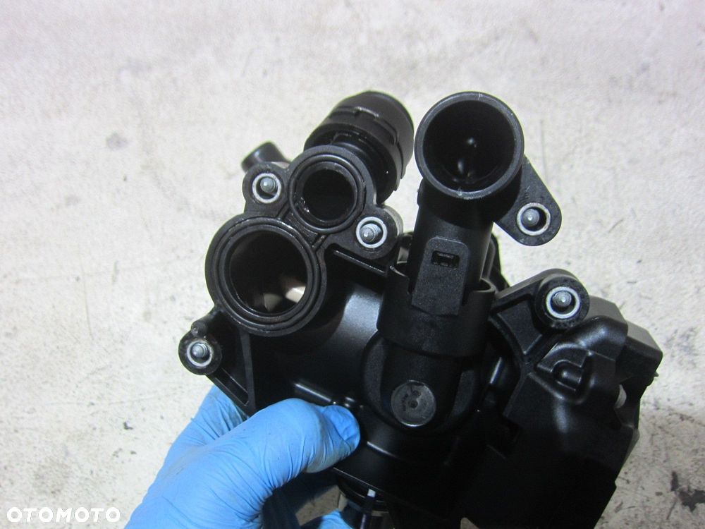BMW X3 G01 B46 F30 F36 G20 TERMOSTAT OBUDOWA TERMOSTATU 11537644811 7644811 - 7