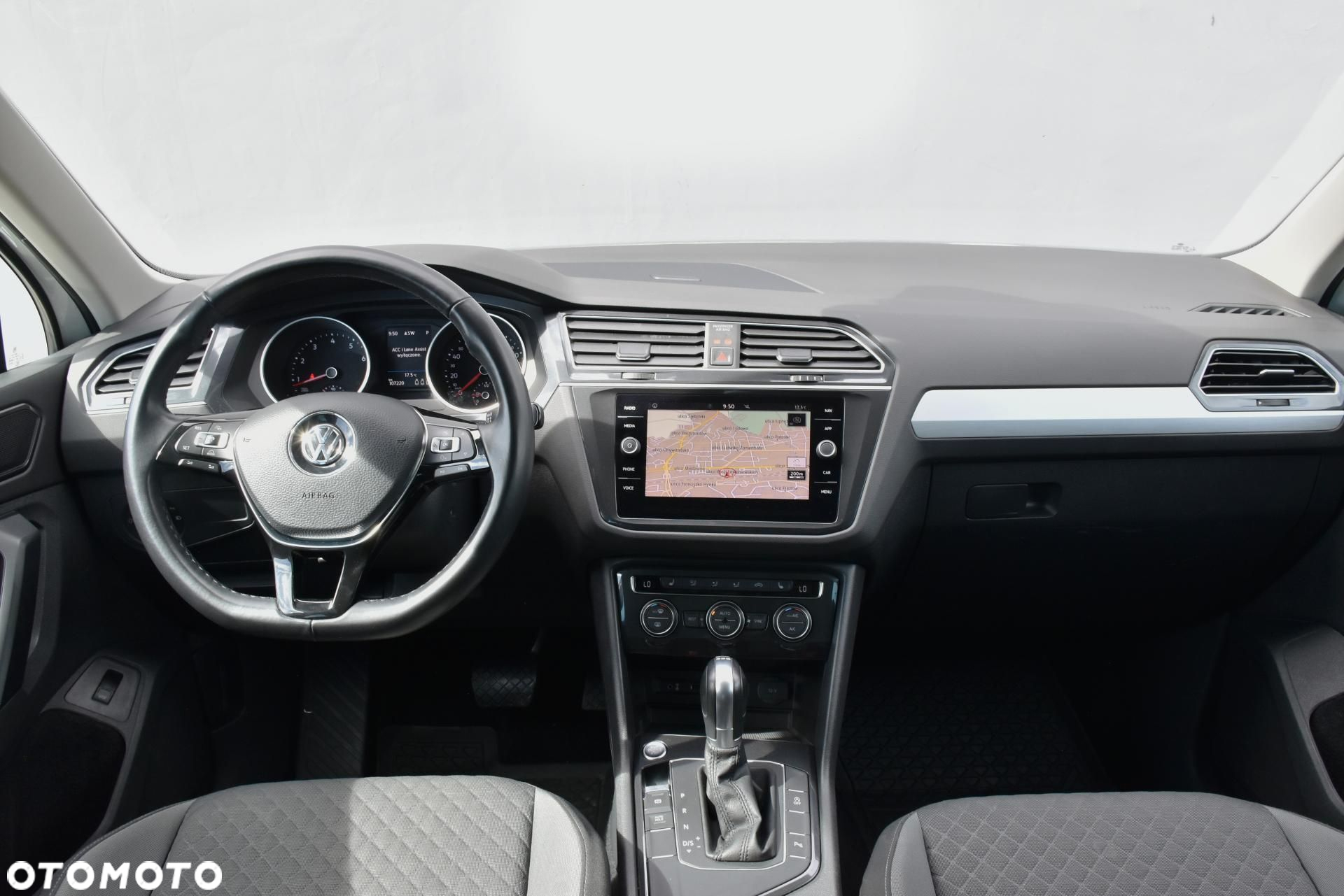 Volkswagen Tiguan - 8