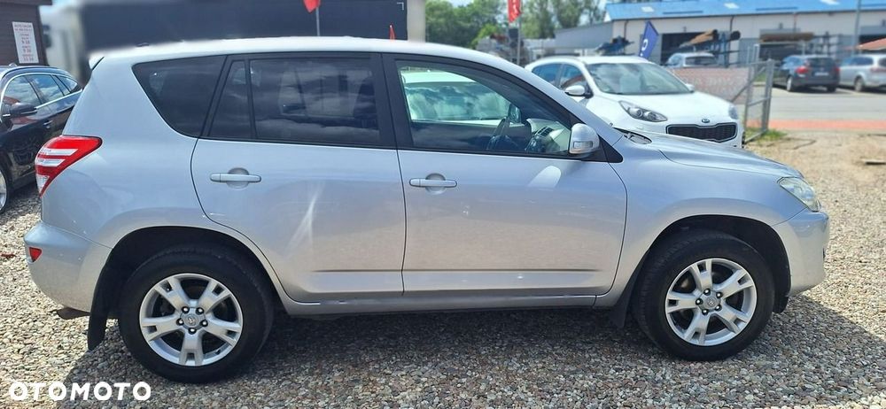Toyota RAV4 - 9