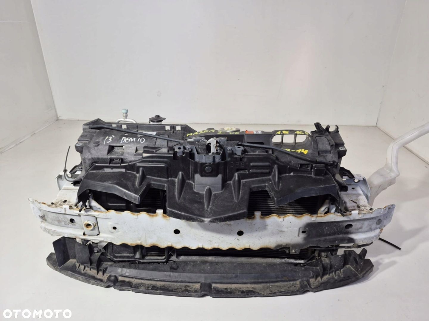 PAS PRZEDNI CHŁODNICA MAZDA 2 07-14 1.5 16V - 1