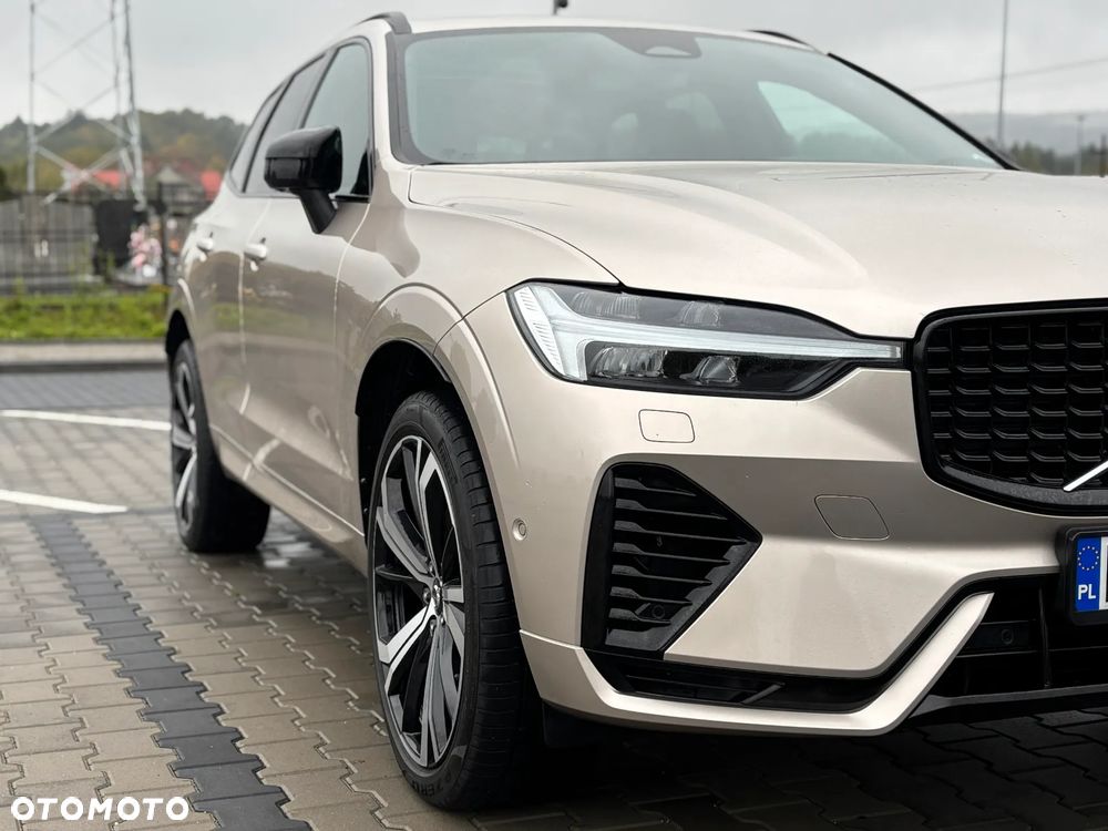 Volvo XC 60 T6 Plug-In Hybrid AWD Plus Dark - 2