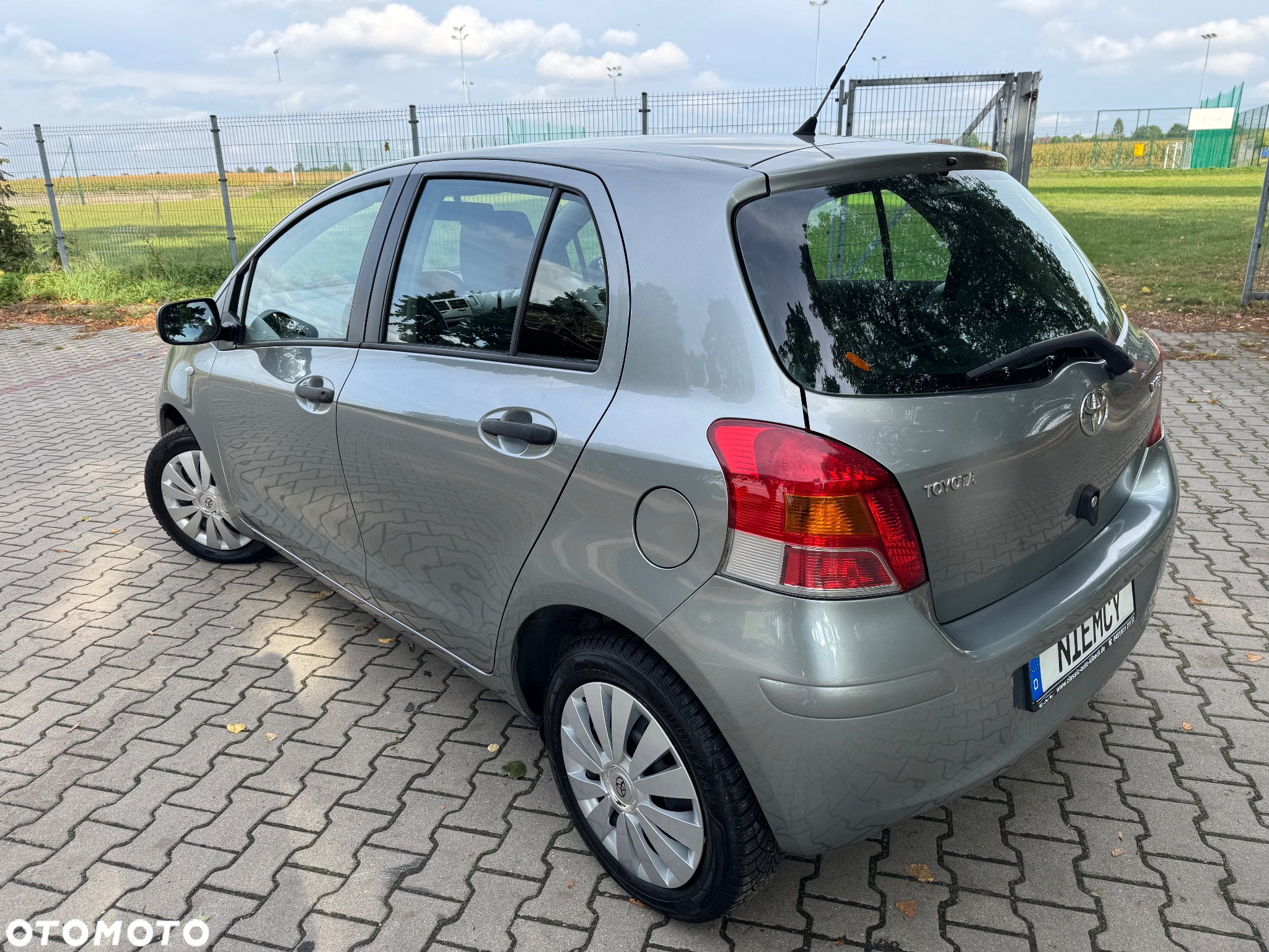 Toyota Yaris - 4