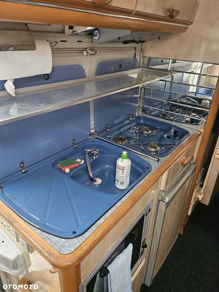 Mercedes-Benz Sprinter - 11