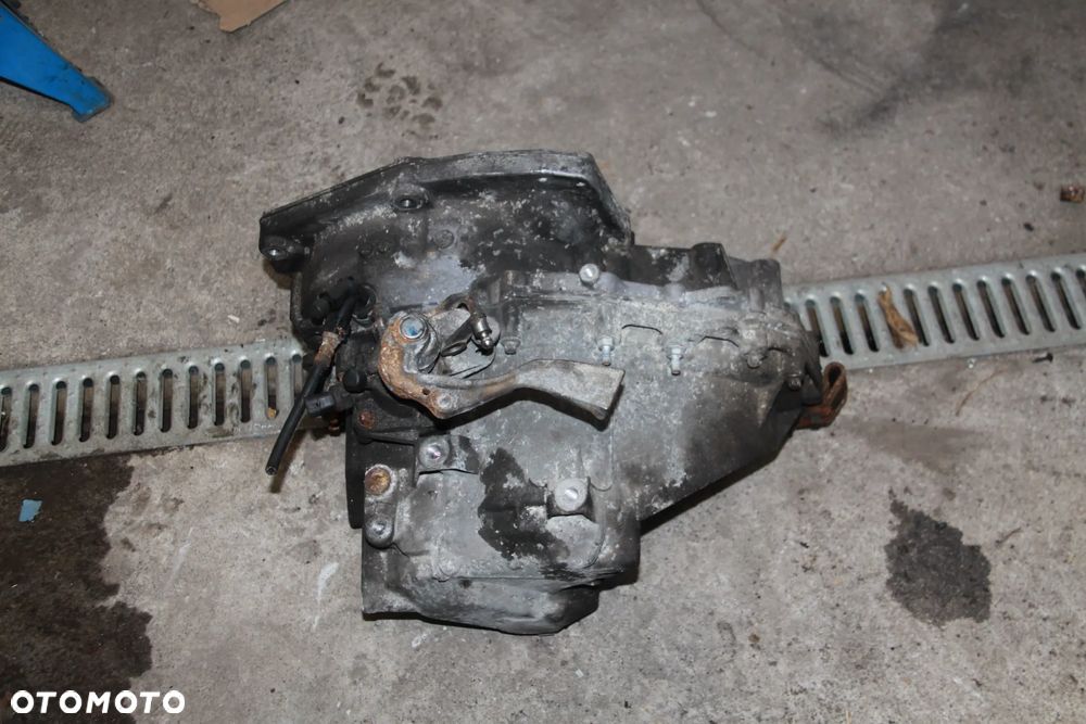 SKRZYNIA BIEGÓW 6 BIEGÓW VECTRA C  1.9 CDTI  F40 - 3