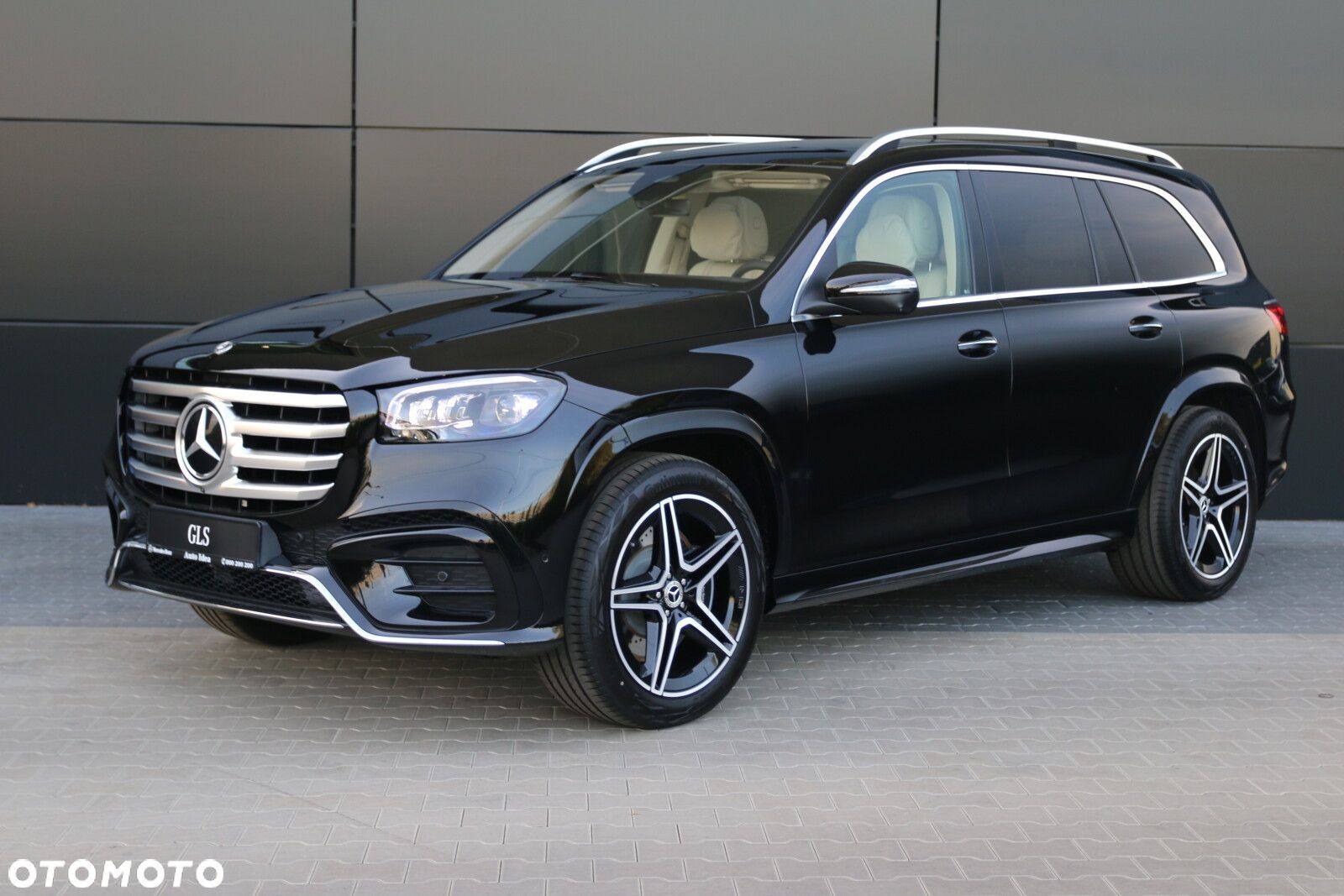 Mercedes-Benz GLS - 1