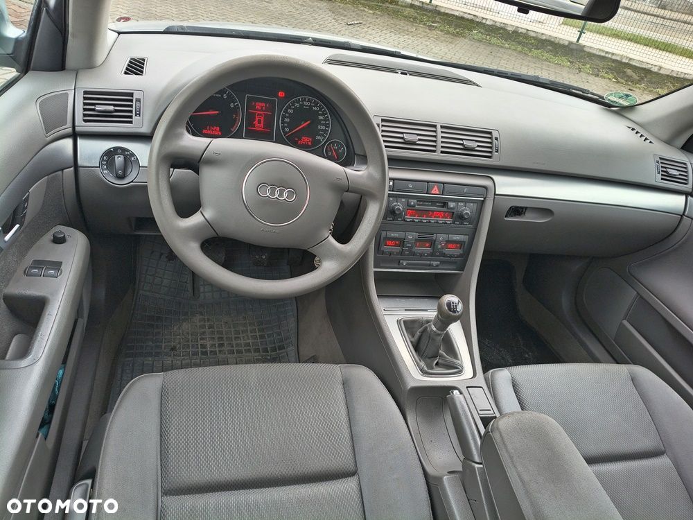 Audi A4 Limousine - 27