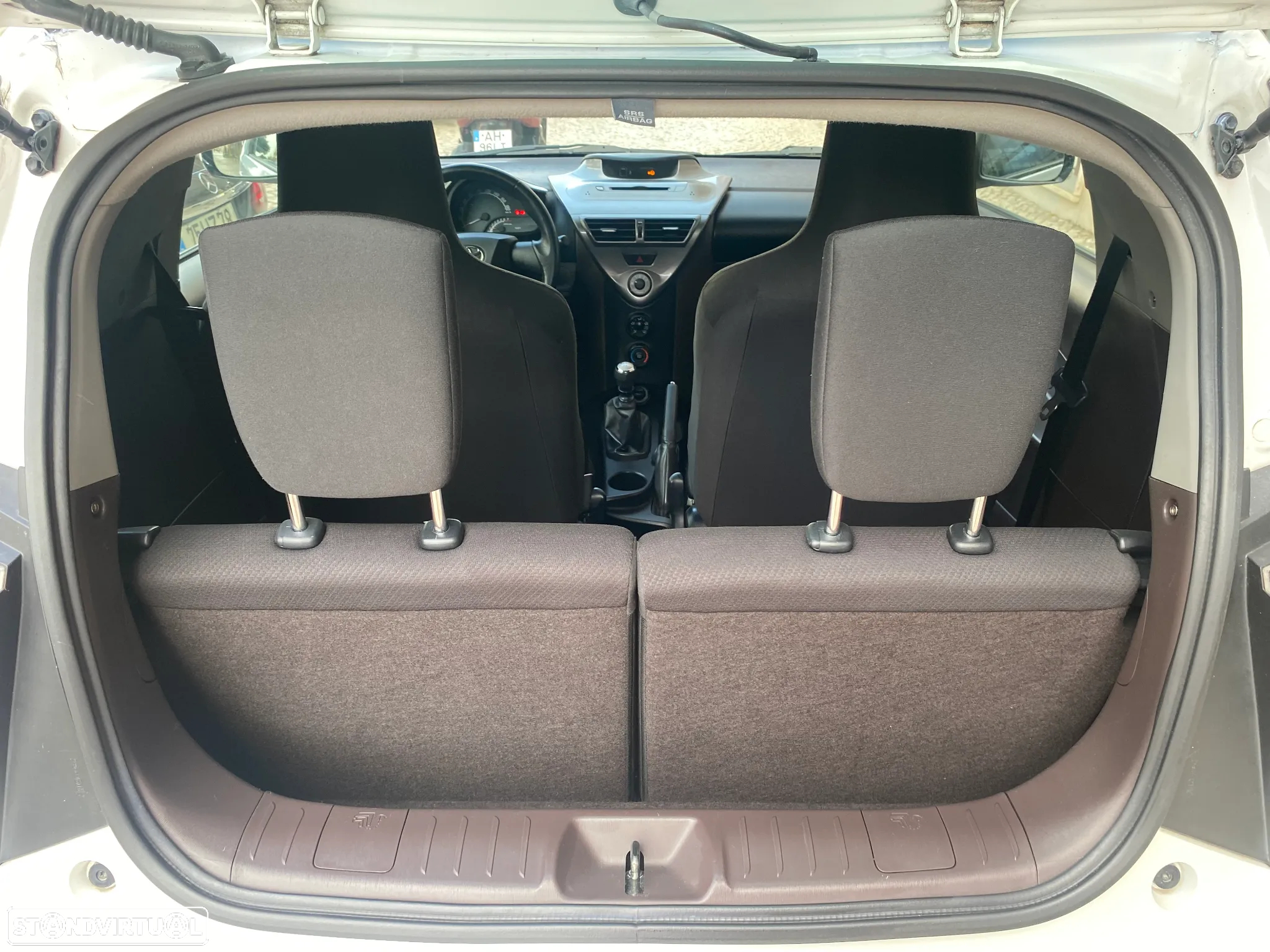 Toyota iQ 1.0 VVT-i - 24