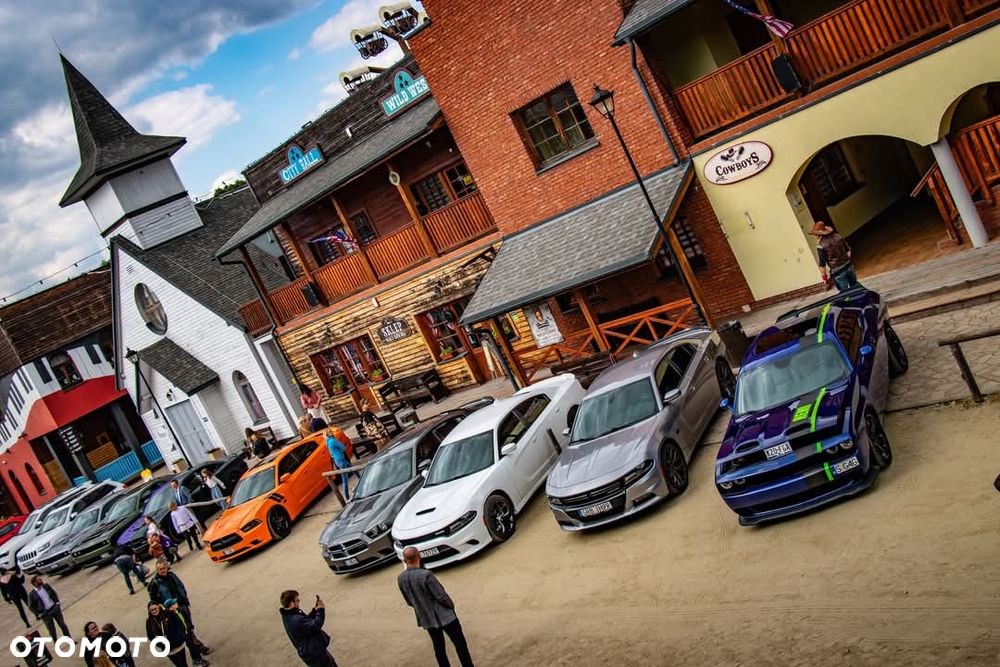 Dodge Challenger - 15