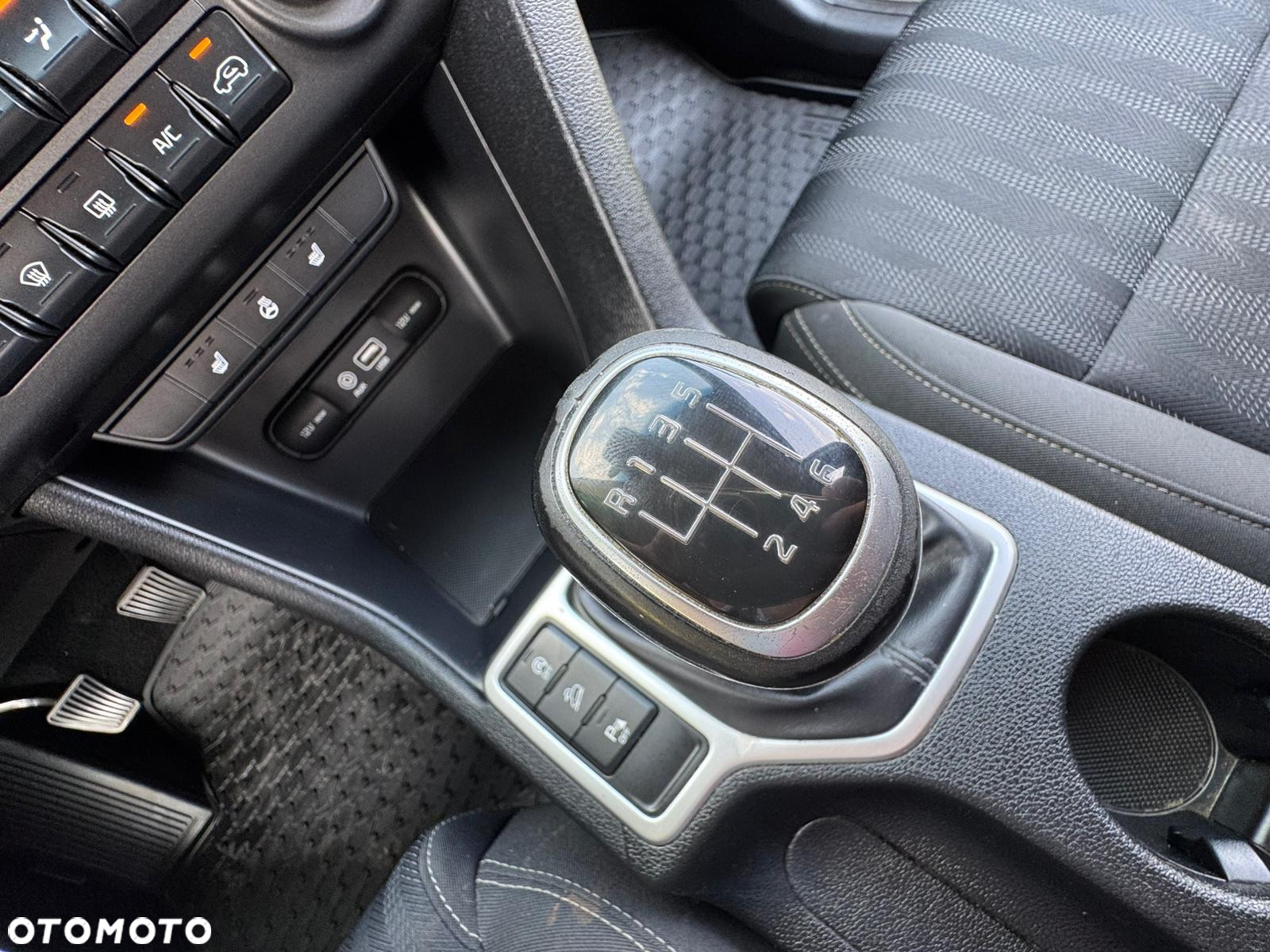 Kia Sportage 1.6 GDI 2WD Vision - 38