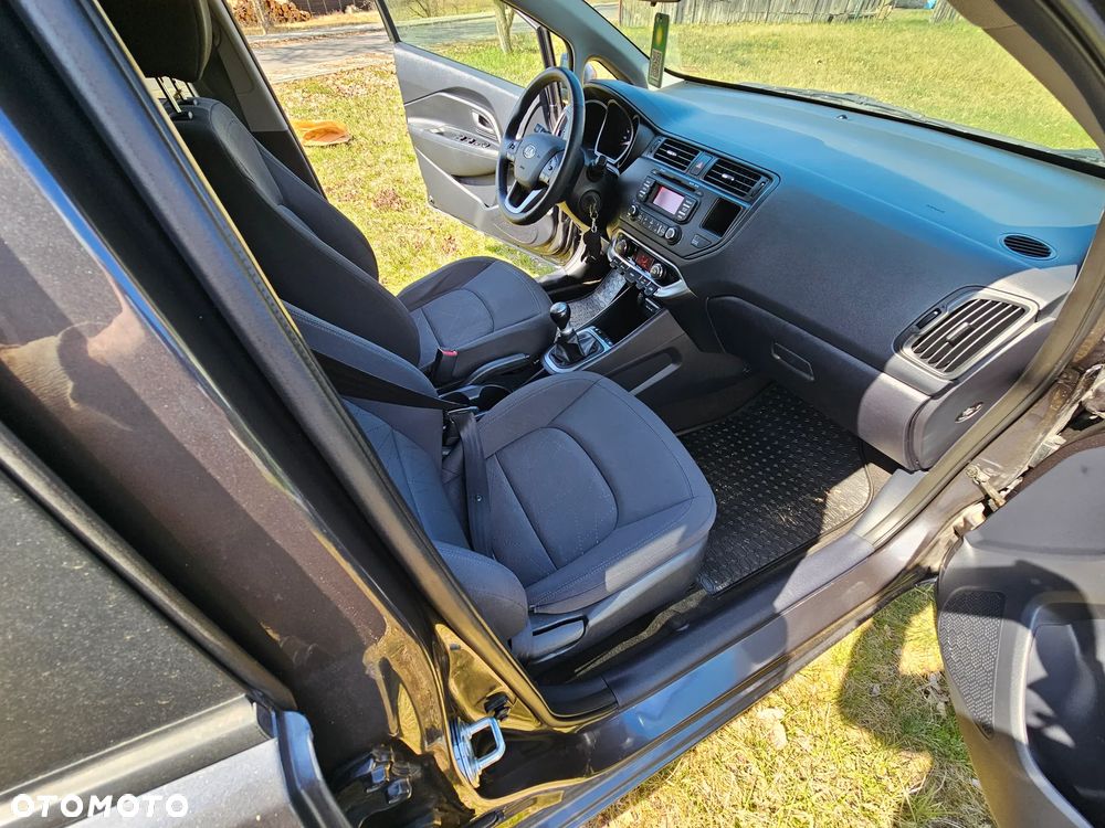 Kia Rio 1.2 Dream Team Edition - 14