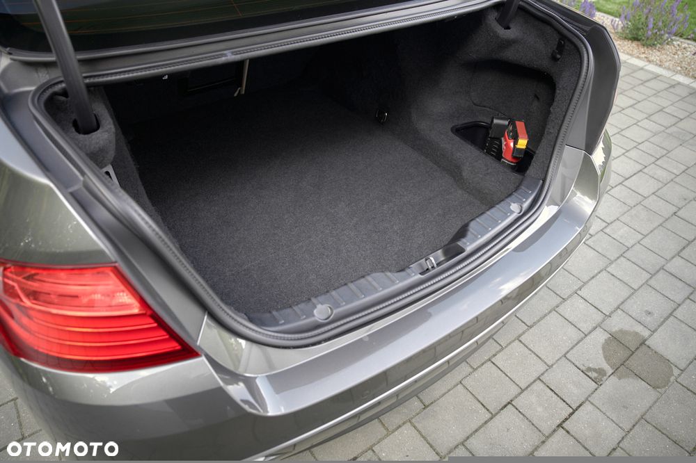 BMW Seria 5 525d xDrive Modern Line - 38